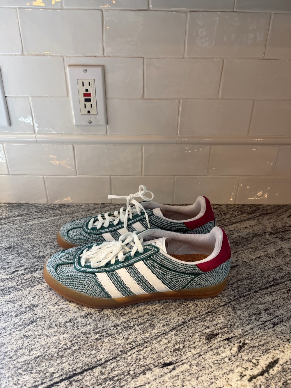 Sean Wotherspoon x Adidas Gazelle Indoor Green Hemp Size 10 - Picture 3 of 10